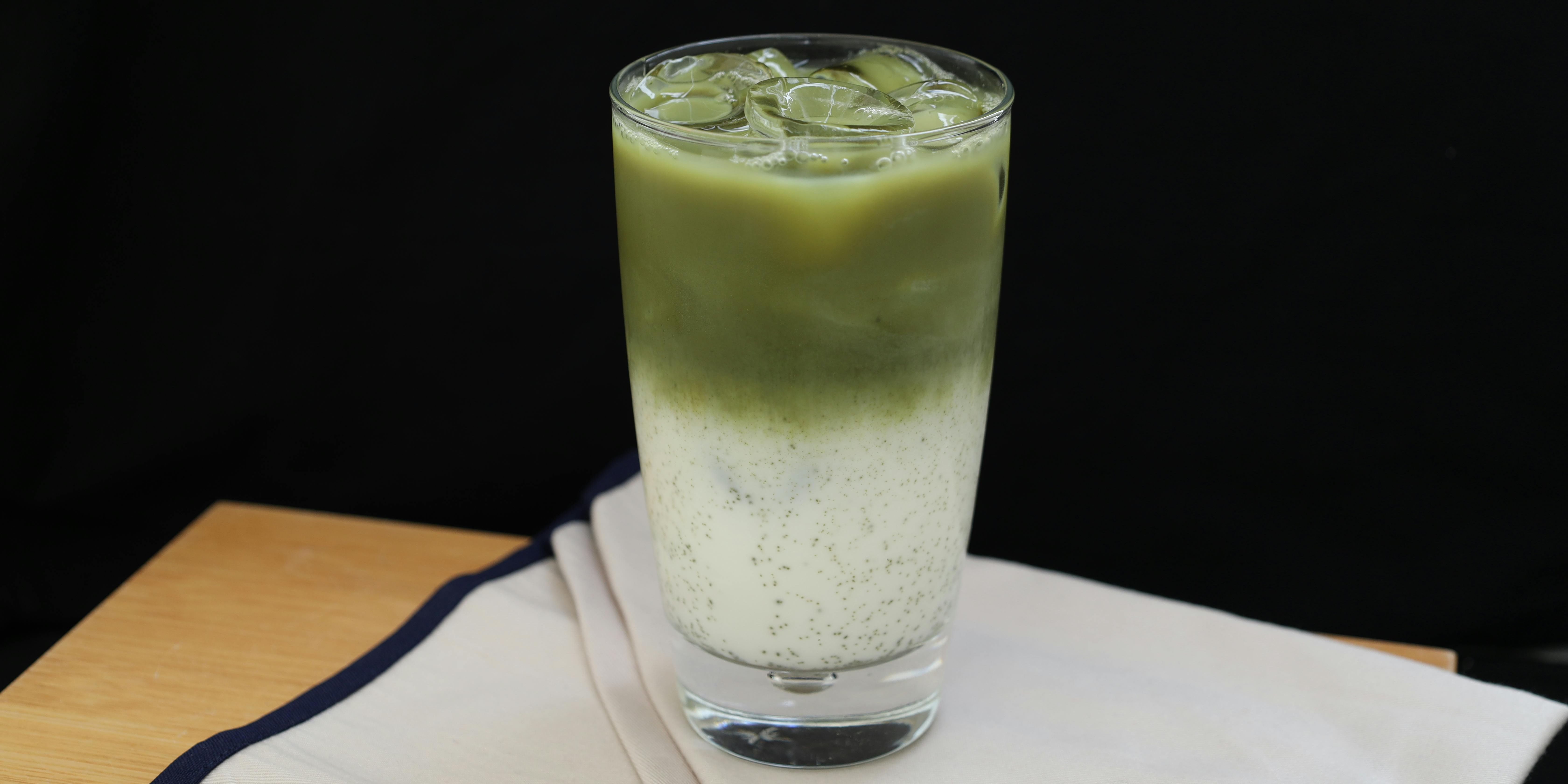 Berapa Kalori dan Nutrisi dari Segelas Matcha Latte? Serta Mengulik Bahayanya Jika Dikonsumsi Terlalu Sering