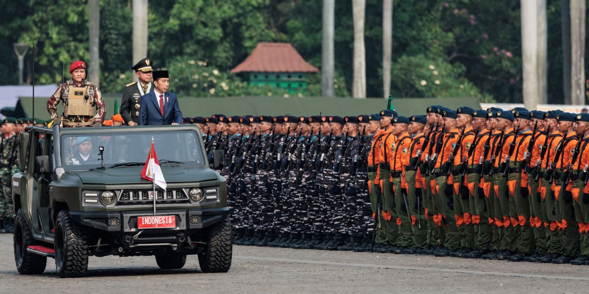 VIDEO: Presiden Jokowi Terakhir Pimpin HUT ke-79 TNI, Bikin Prabowo Sampai Berdiri