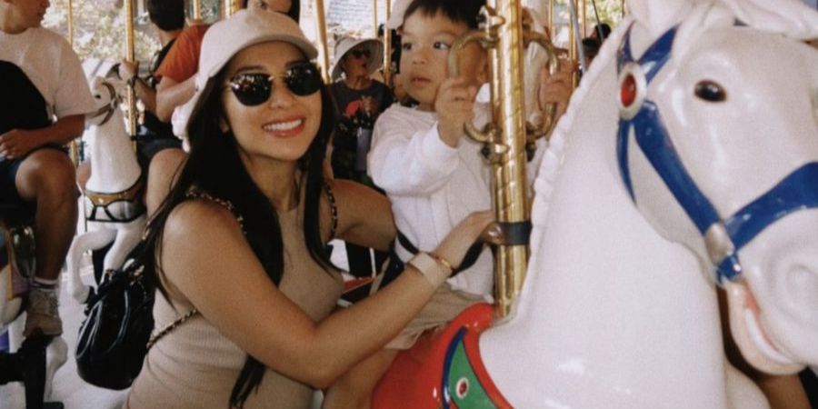 Potret Nikita Willy Liburan ke Disneyland di Amerika Jelang Persalinan, Bumil Penuh Semangat Momong Baby Issa