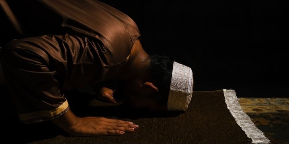 Doa Sholat Tahajud beserta Dzikir Latin dan Artinya