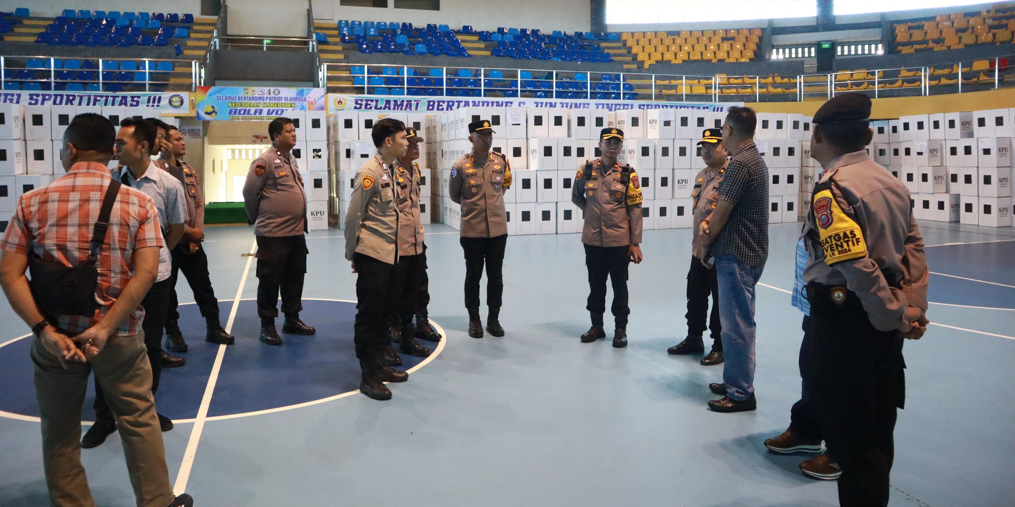 Cek Gudang Logistik KPU Kampar, Ini Perintah Perwira Polri ke Anak Buah