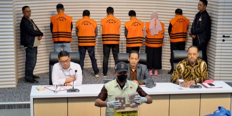 Fakta-Fakta Korupsi Berjemaah Seret Gubernur Kalsel: Kode Rahasia hingga Duit Miliaran Berkoper-koper