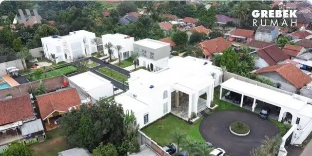 Intip Isi Rumah Ustaz Solmed Seharga Rp150 Miliar, Ada Musolah, Bioskop hingga Pom Bensin Pribadi