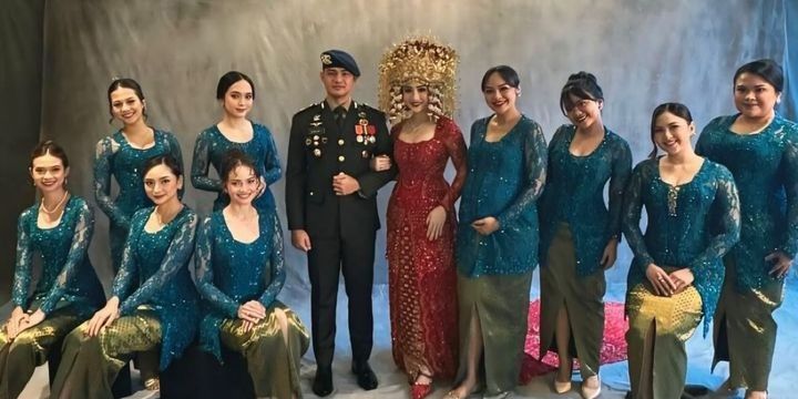 Akhirnya Kumpul Lengkap, 7 Potret Cantik dan Anggun BLACKPUNK Yuki Kato, Jessica Mila dan Enzy Storia di Pernikahan Febby Rastanty