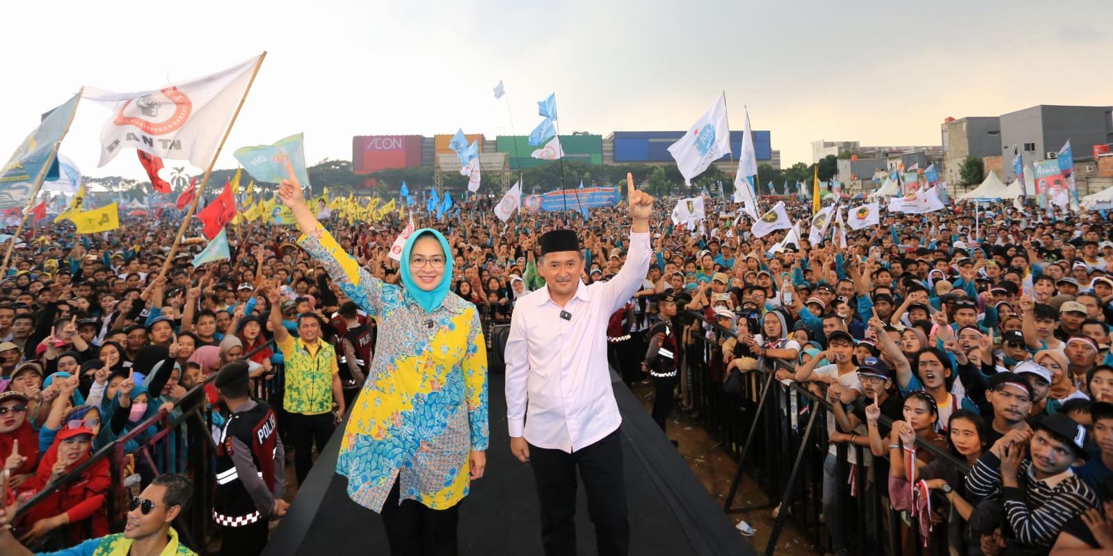 Di Hadapan Ribuan Massa Kampanye Akbar, Airin-Ade Janji Wujudkan Banten Maju Bersama