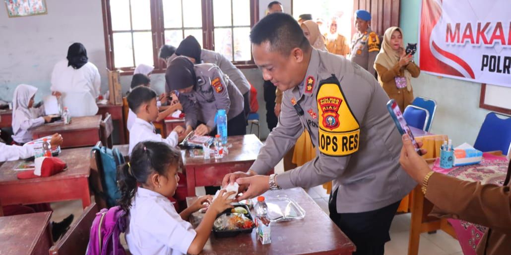 Dukung Asta Cita Presiden, Polres Rohil Gelar Makan Bergizi Sembari Cooling System Pilkada