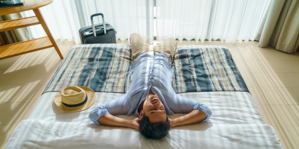 Habis Perjalanan Panjang? Ini 4 Rahasia Hilangkan Jetlag dengan Cepat