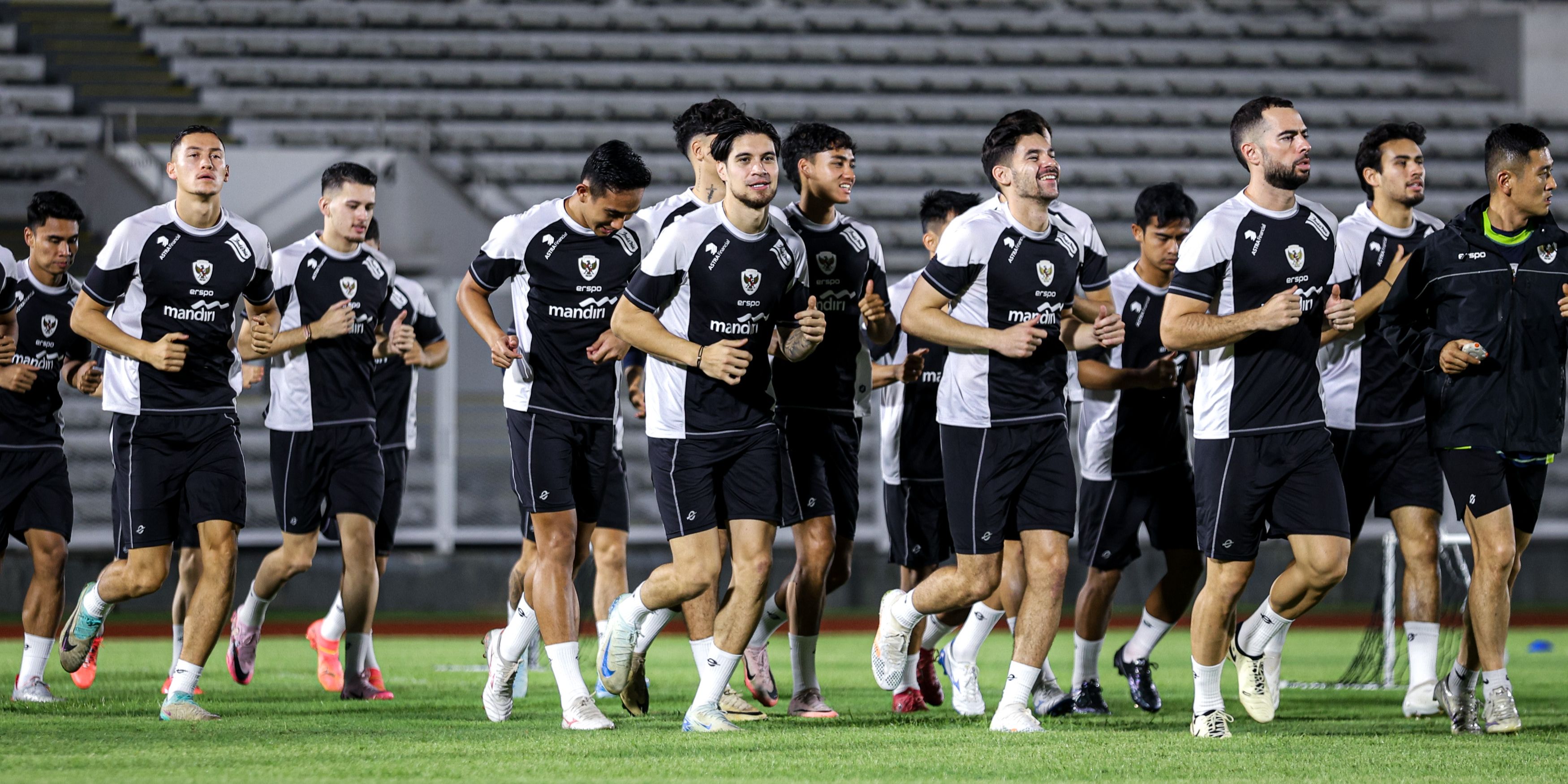 FOTO: Ini 4 Bek Tangguh Layak Gantikan Mees Hilgers di Timnas Indonesia, Siap Redam Ancaman Jepang