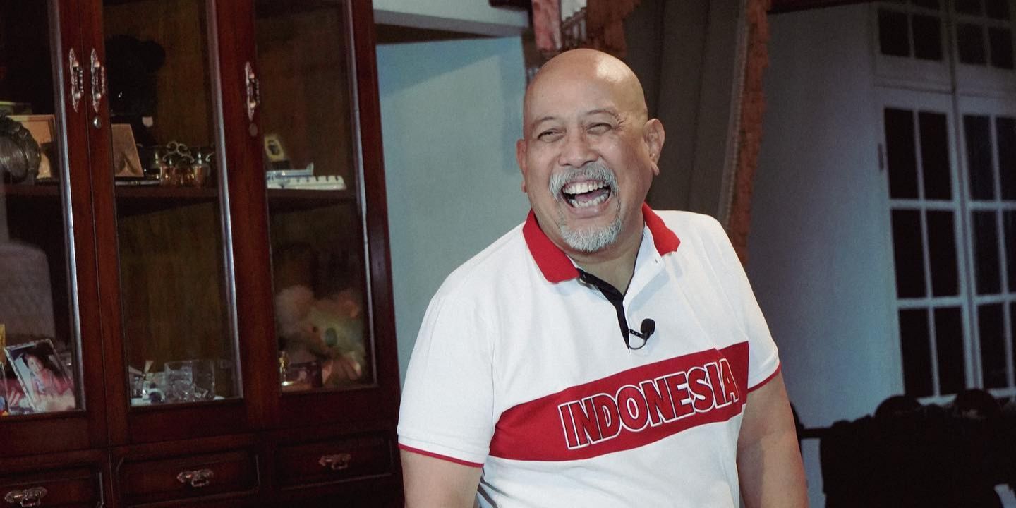 Jarang Tersorot, Potret Rumah Indro Warkop Bernuansa Klasik ala 90-an yang Dipenuhi Koleksi Moge