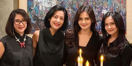 Potret Pesta Ultah Cut Tari Ke-47 Dirayakan Bareng Bestie, Penampilan Kian Stunning - Kompak Pakai Dress Code Hitam