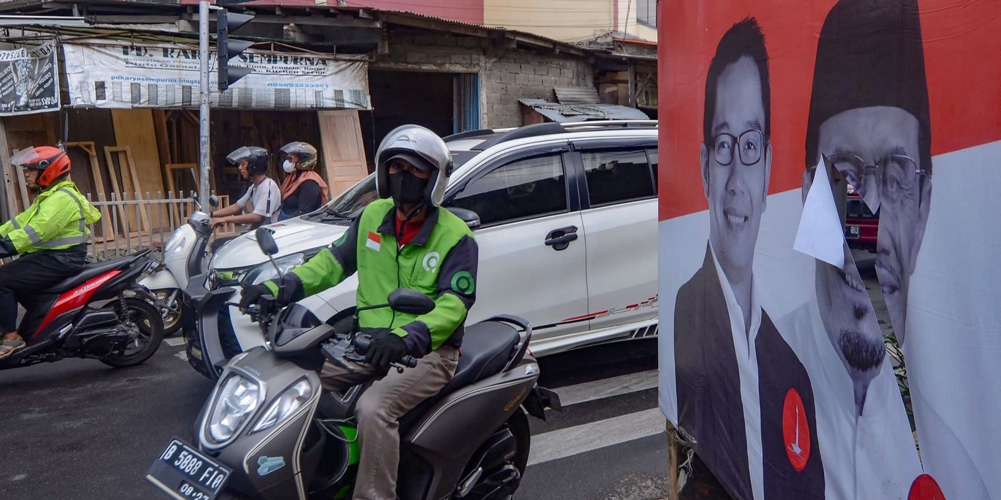 Bawaslu Usut Dugaan Perusakan Baliho Ridwan Kamil-Suswono, Pelaku Terancam Pidana Dua Tahun