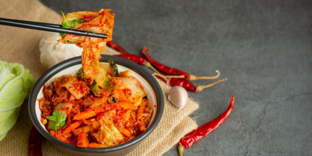 4 Makanan Fermentasi yang Punya Khasiat untuk Kesehatan Tubuh Perempuan, dari Tempe hingga Kimchi