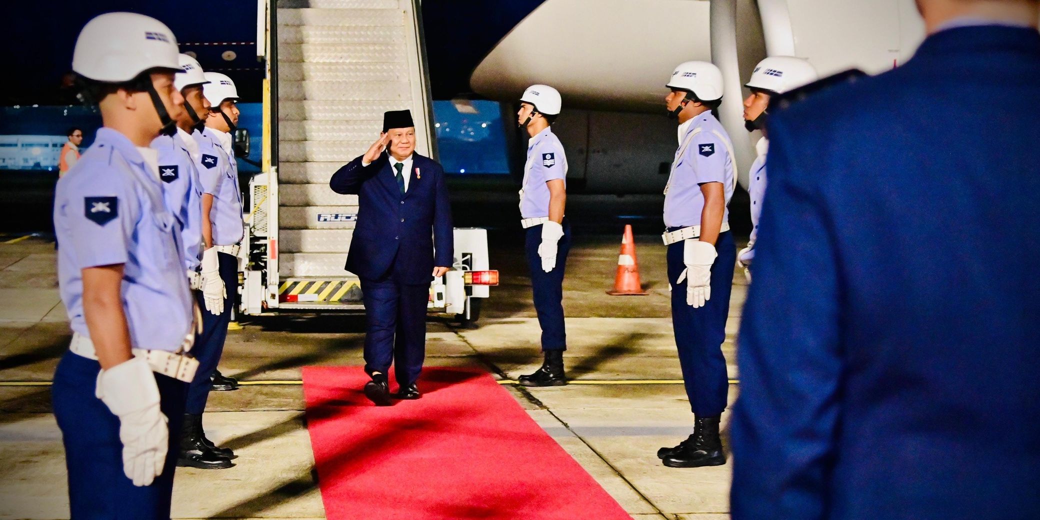 Potret Gagah Presiden Prabowo Subianto saat Tiba di Brasil, Dijadwalkan Hadiri di KTT G20