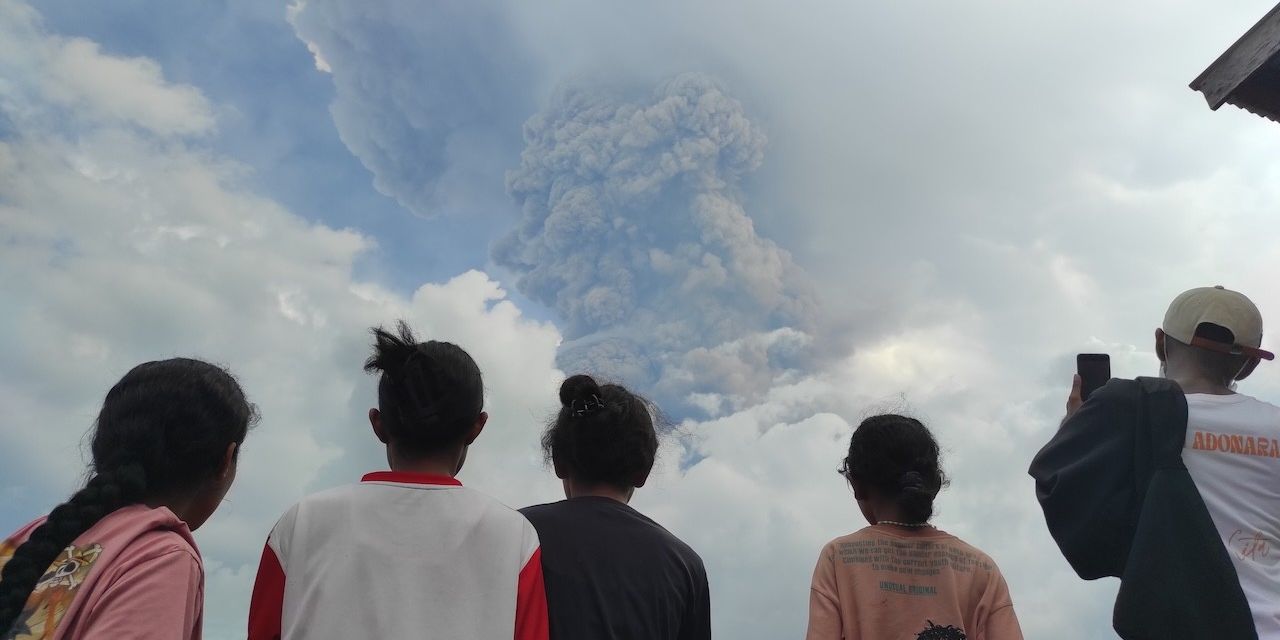 Waspada Ancaman Banjir Lahar Hujan Pascaerupsi Gunung Lewotobi Laki-Laki