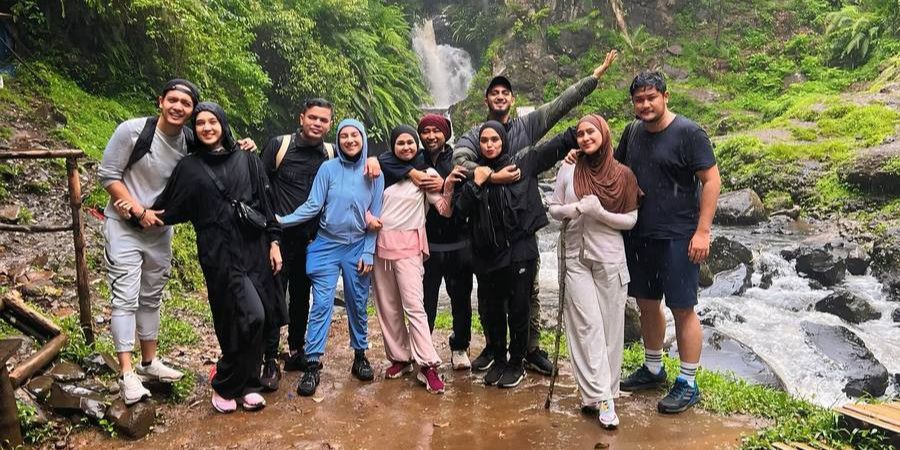 Potret Pengantin Baru Irish Bella & HAldy Sabri Liburan Bareng Teman Artis, Kunjungi Kebun Teh yang Sejuk Banget