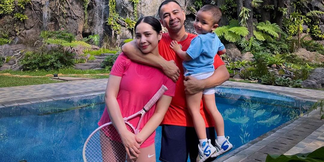 Potret Raffi Ahmad Olahraga Bareng Rafathar dan Rayyanza, Ayah dan Anak yang Dikenal Serba bisa