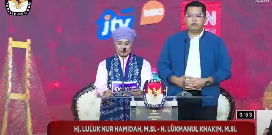 VIDEO: Garang Luluk Ngegas Sikat Khofifah di Awal Debat, Jatim Udara & Lingkungan Terburuk!