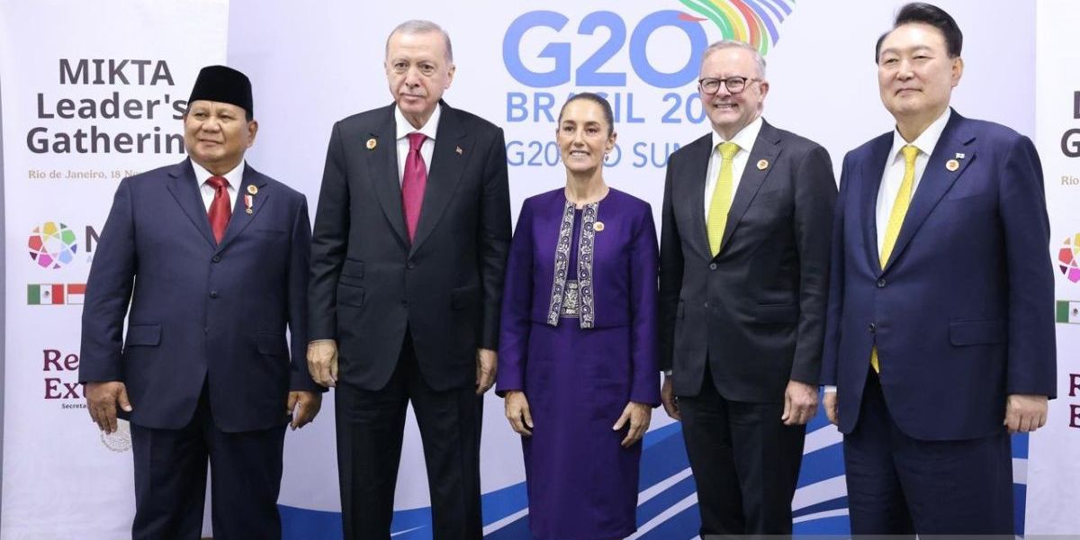 VIDEO: Prabowo Kepalkan Tangan Kejutkan Presiden Wanita Pertama Meksiko di KTT G20 Brazil