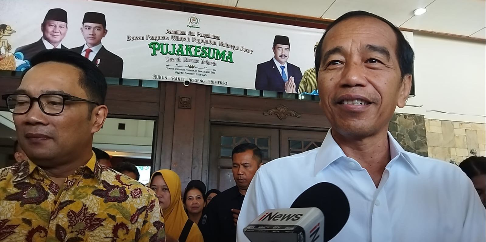 Bertemu Ridwan Kamil Lagi Sebelum Pulang ke Solo, Jokowi: Saya Sudah Bisikin