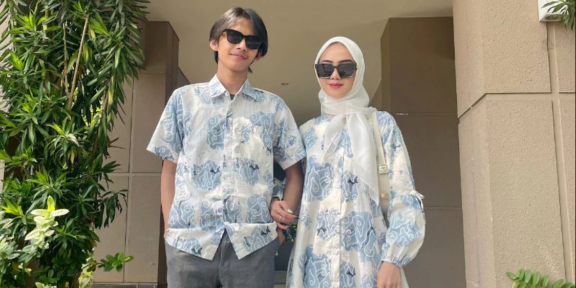 Gaya Lebaran 2025 Super Kekinian, Inspirasi 5 Baju Couple Warna Ice Blue yang Bikin Semua Mata Tertuju Padamu