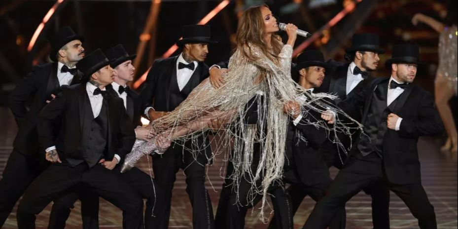 Jennifer Lopez Tuai Kontroversi Setelah Tampil Seksi Saat Konser di Arab Saudi