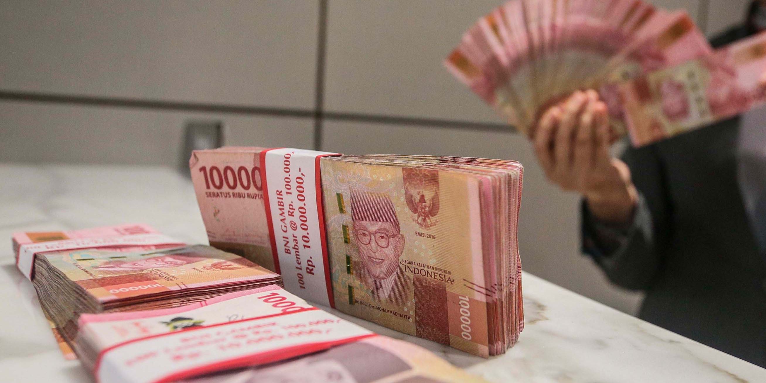 Kurs Rupiah Anjlok Nyaris Sentuh Rp16.000 per USD, Kelas Menengah Perlu Ambil Langkah Begini