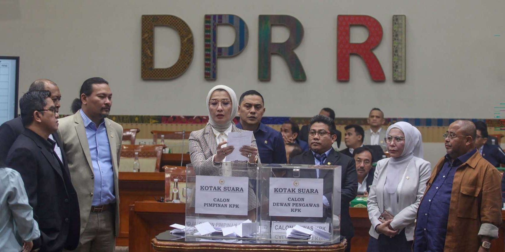 FOTO: Tak Ada Sosok Perempuan, Ini 5 Nama Pimpinan KPK 2024-2029 yang Dipilih DPR