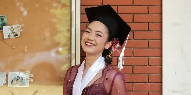 4 Model Kebaya Wisuda yang Anggun ala Artis Tanah Air, Bikin Tam Lebih Berkelas di Momen Spesial