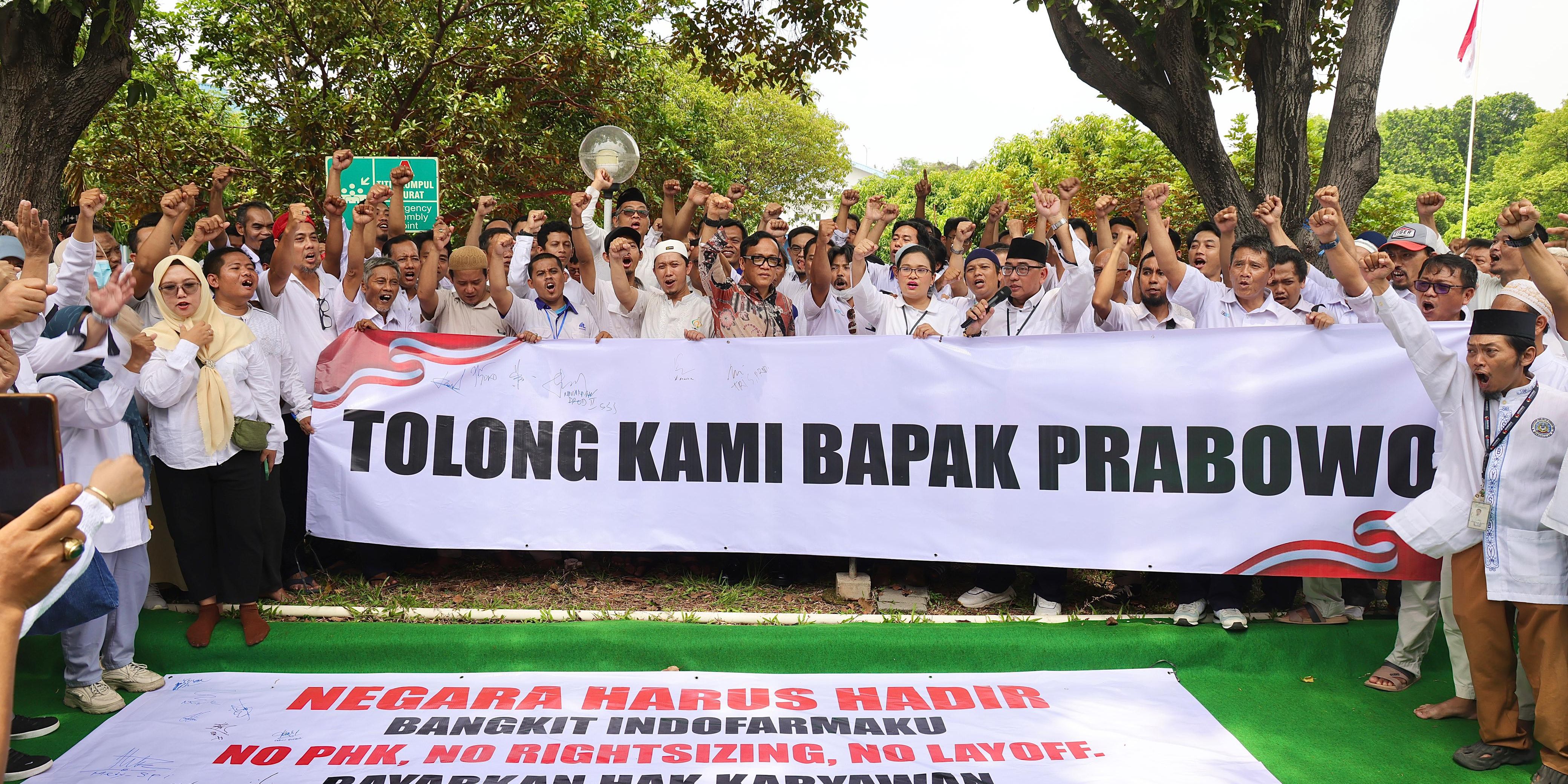 Bantu Karyawan Indofarma Tuntut Pembayaran Gaji, Wamenaker: Saya Bukan Malaikat, tapi Saya Siap Diajak Berjuang