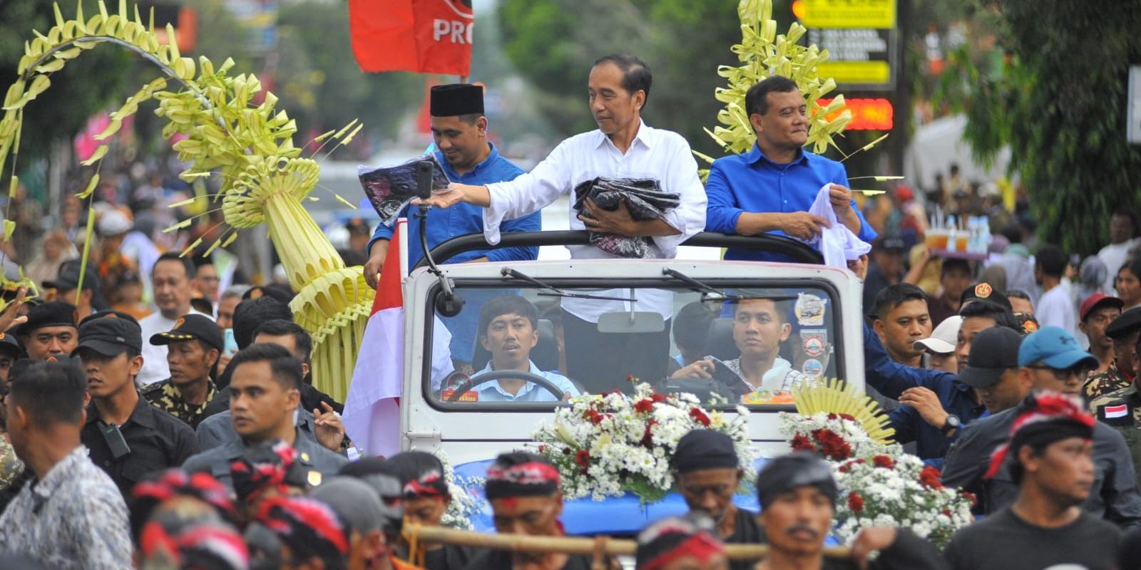 Jokowi Bersama Ahmad Luthfi-Taj Yasin Pawai Keliling Kota Klaten dan Karanganyar