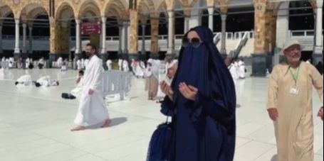 Agen Travel yang Diduga Berangkatkan Umrah Isa Zega Dirujak Netizen