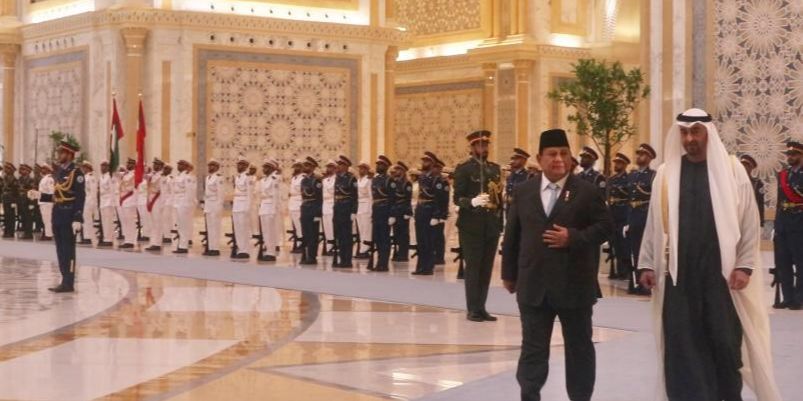 Diiringi Dentuman Meriam, Presiden Prabowo Bertemu Pangeran MBZ di Istana Qasr Al Watan