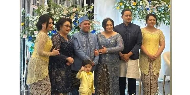 6 Potret Cantik dan Anggun Nathalie Holscher di Nikahan Sang Adik, Pakai Kebaya Kuning Sambil Bawa Gandengan Berjas Warna Senada