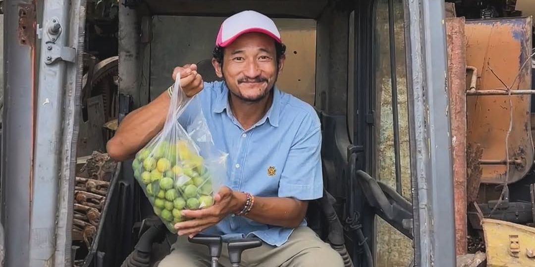 Dulu Komedian Kondang, Transformasi Isa Bajaj Pulang Kampung Bikin Takjub