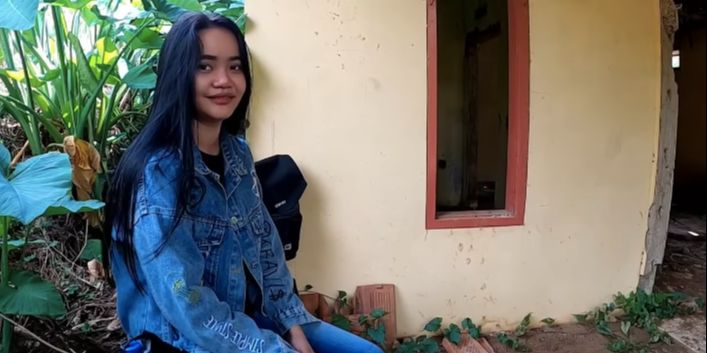 Kena Tipu, Wanita Cantik Ini Tidur di Rumah Terbengkalai Barang-barang Habis Dicuri Calon Suami