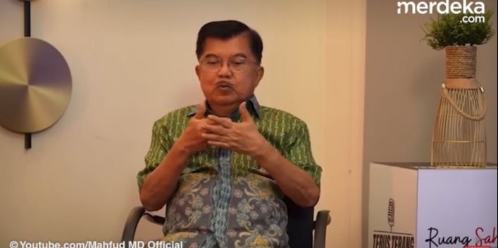 ⁠Jusuf Kalla Bongkar Pilpres 2019 Mahfud MD Batal Jadi Wapres Jokowi, Padahal Sudah Jabat Tangan