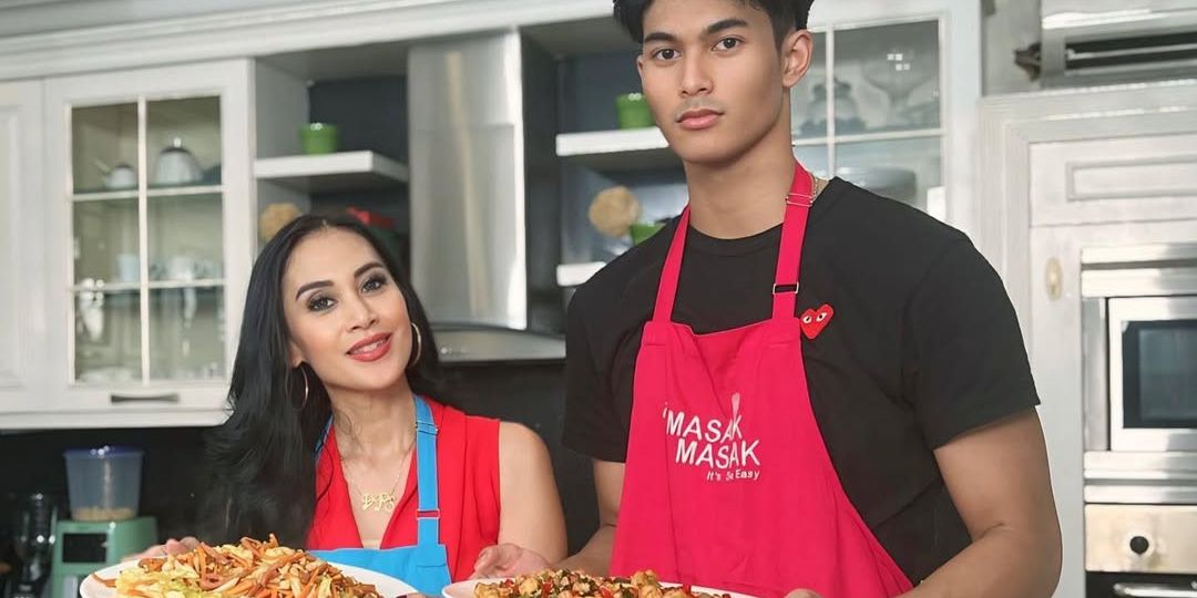 Intip 8 Potret Dapur Diah Permatasari yang Mewah dan Elegan, Akui Jadi Tempat Favorit Keluarga dan Para Sahabat