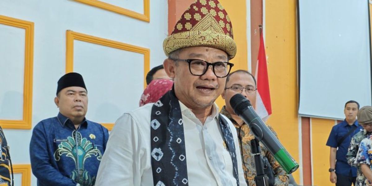 Temui Prabowo di Istana, Mendikdasmen Bahas soal Zonasi hingga Gaji Guru