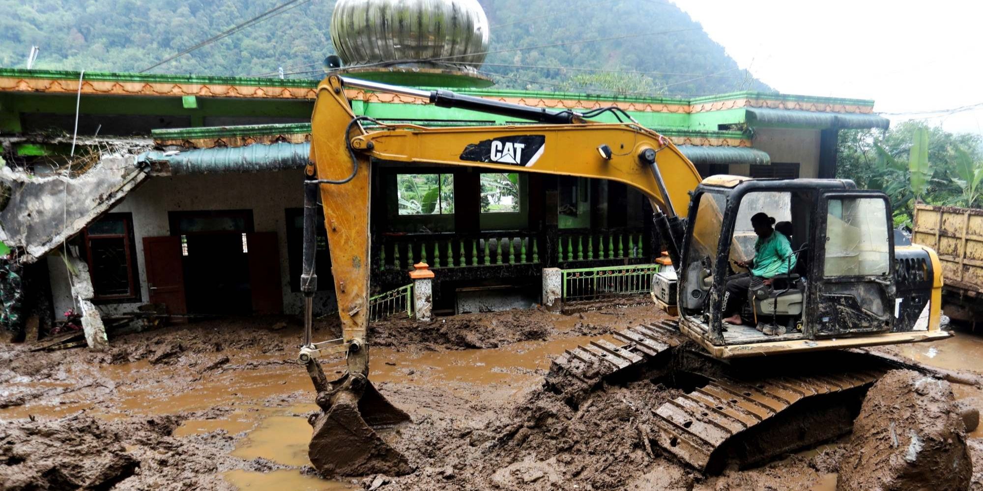 FOTO: Parahnya Kerusakan Akibat Terjangan Tanah Longsor di Karo Sumatera Utara, 10 Orang Tewas