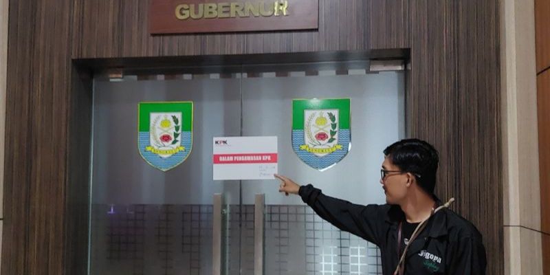 KPK Segel Ruang Kerja Gubernur Bengkulu Rohidin Mersyah dan Sekda Isnan Fajri