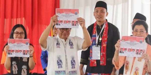 FOTO: Momen Pramono Anung Nyoblos di TPS 046 Cipete Selatan, Sampaikan Pesan Khusus untuk RK-Suswono dan Dharma-Kun