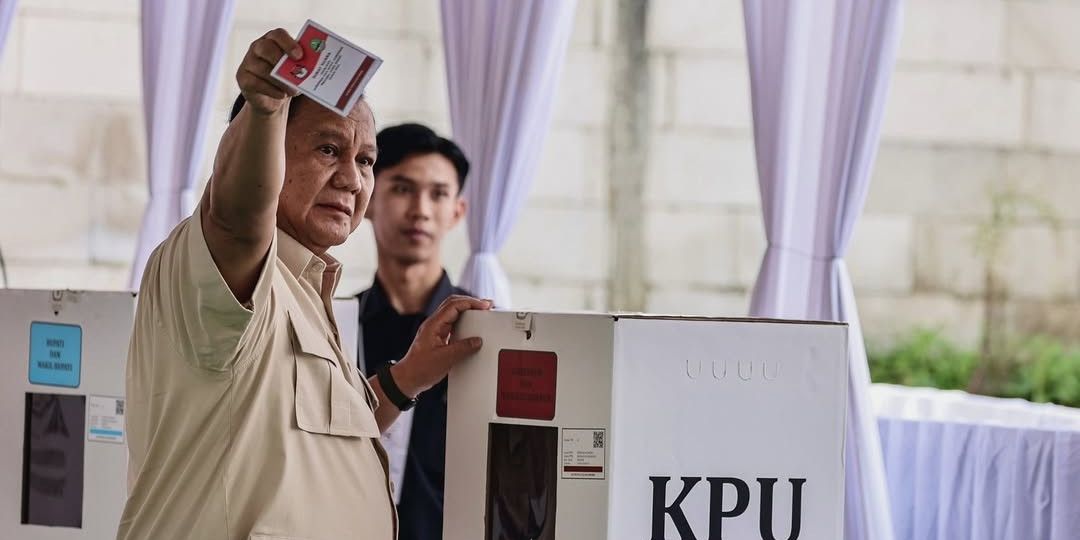 VIDEO: Momen Prabowo Nyoblos di TPS Bojong Koneng, Bocorkan Tipis-Tipis Siapa yang Dipilih