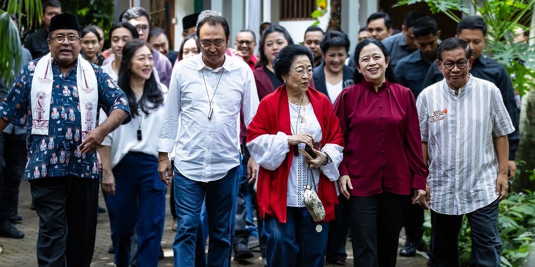 VIDEO: Puan & Megawati Nyoblos Bareng, Suarakan Pramono-Rano Menang Pilkada Jakarta