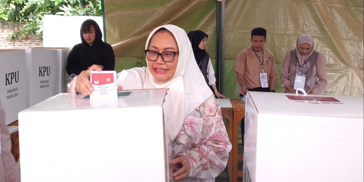 Momen dan Ekpresi Ratu Atut Kembali Nyoblos usai Bebas dari Penjara