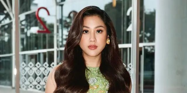 6 Artis Cilik Hadir di Malam Anugerah Piala Citra FFI 2024, Sherina Tampil Cantik Menawan dengan Gaun Kembang 7 Rupa