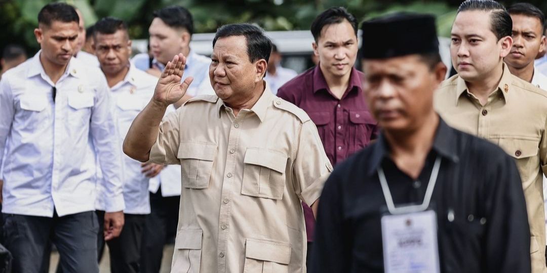 VIDEO: Momen Prabowo Depan Para Guru, Jenderal Tak Kuat Tahan Tangis Sampai Gebrak Podium