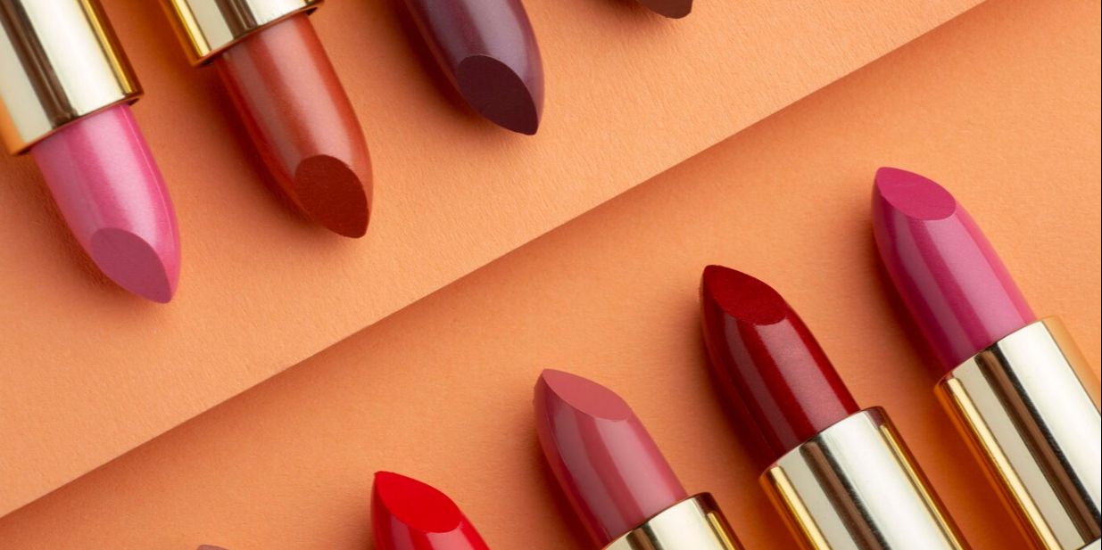 Ternyata Ini Alasan Wanita Memiliki Banyak Lipstik dengan Warna yang Hampir Identik, Tahu Beda Warna Lipstiknya?