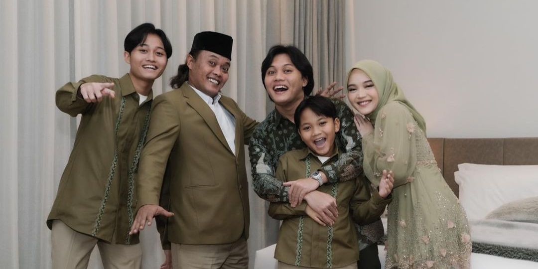 Dikenal Sayang Keluarga, Potret Kebersamaan Rizky Febian dengan Adik-adiknya Termasuk Adzam dan Bintang