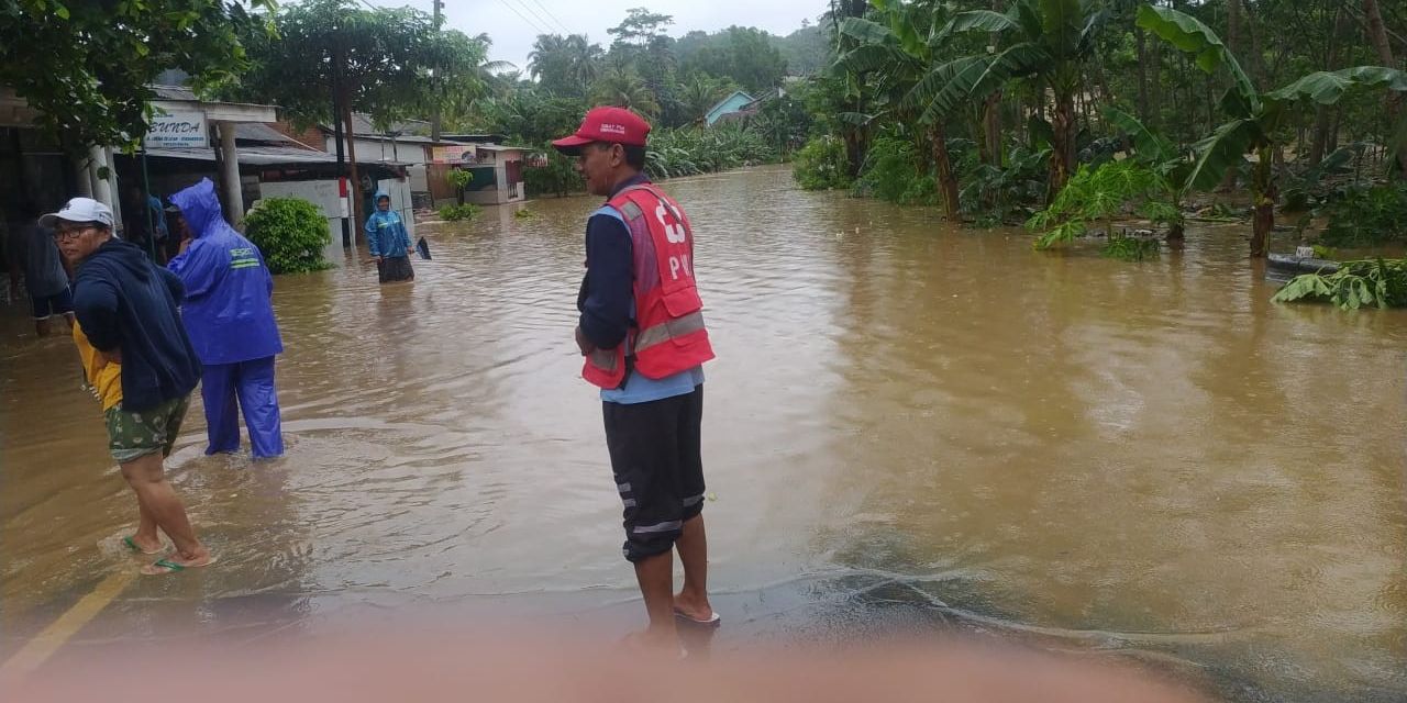 Hujan Deras Picu Banjir dan Tanah Longsor di Malang, Seorang Warga Tewas Terseret Arus