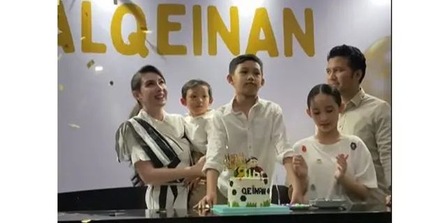 Potret Sederhana Perayaan Ulang Tahun Anak Arumi Bachsin dan Emil Dardak, Cuma Syukuran di Rumah dengan Karyawan